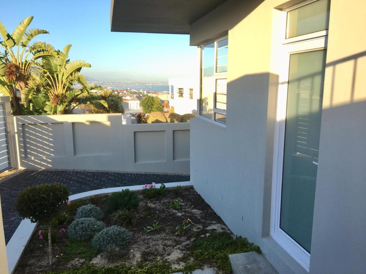 Vermont Hermanus - Views, Sunny, Right On The Sea 외부 사진